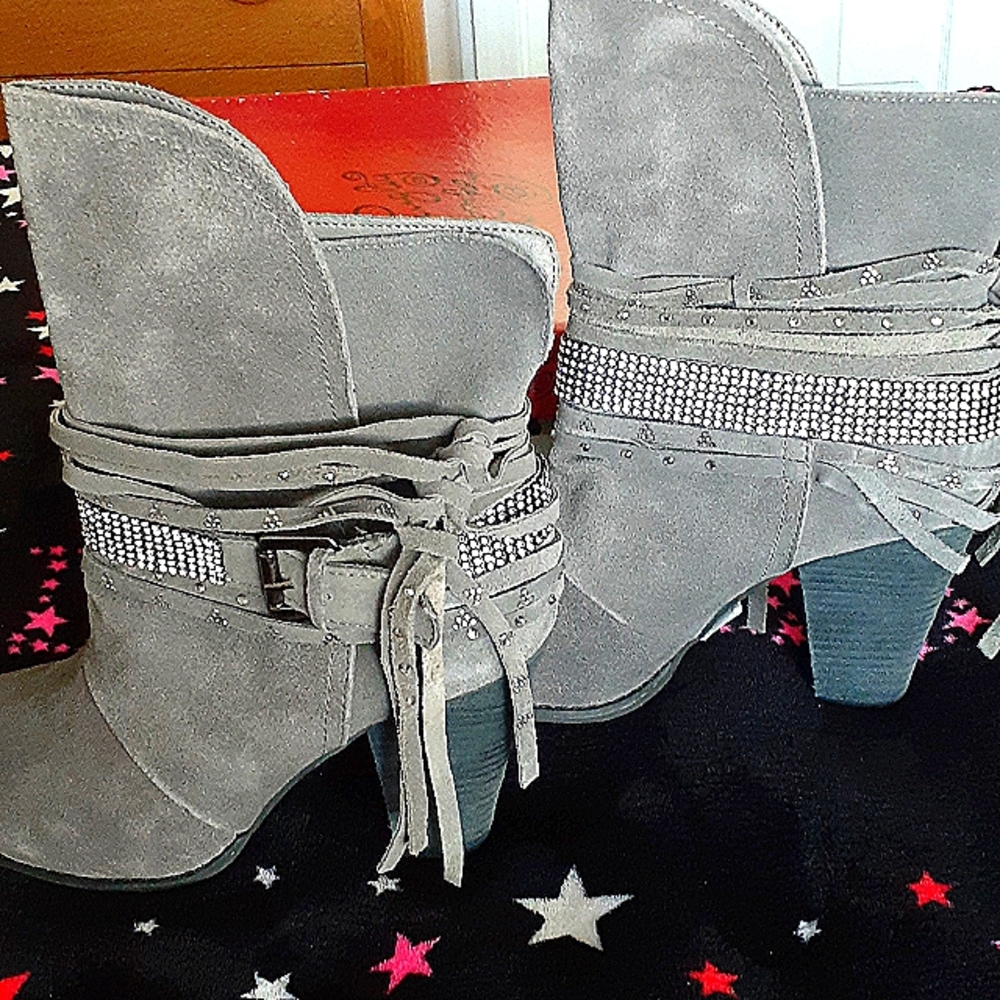 Naughty Monkey Bling boots size 10 Gray/Silver